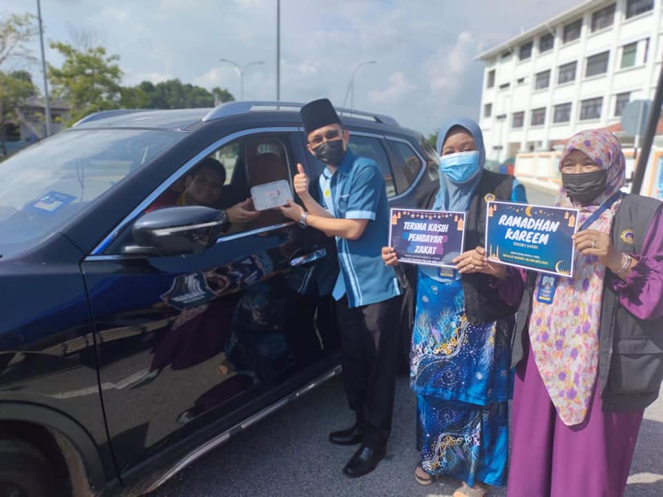 Pengagihan Bubur Lambuk oleh Majlis Agama Islam Melaka